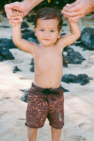 Keiki Naupaka shell brown board shorts