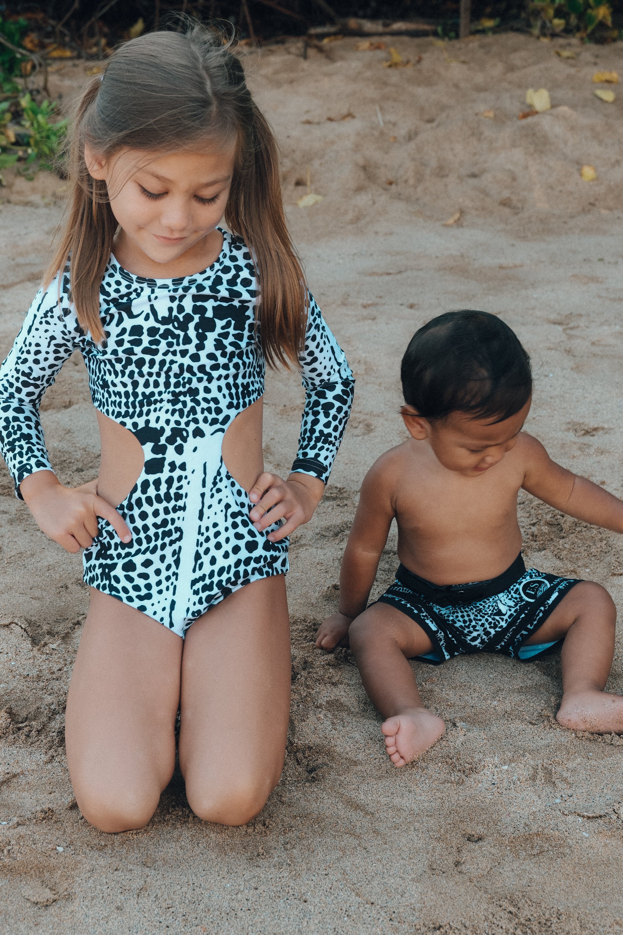 Keiki leopard cone shell board shorts
